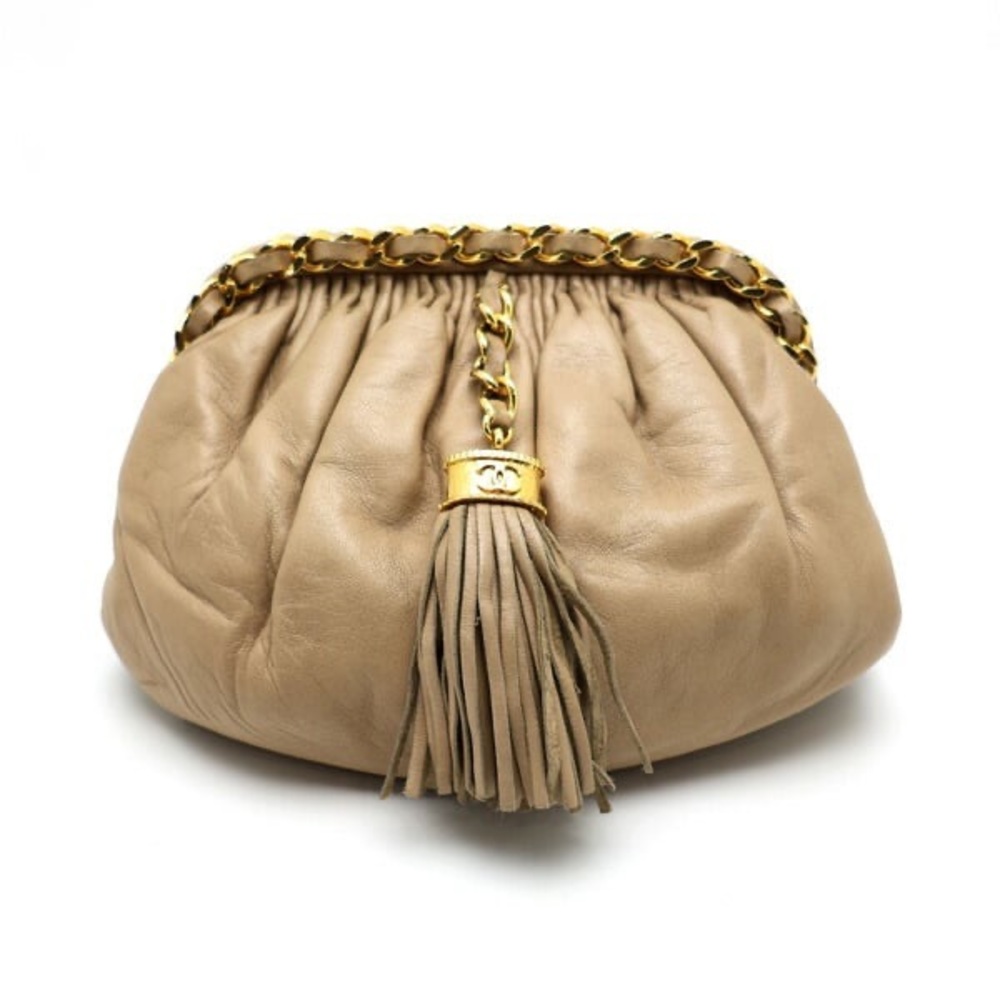 Authentic CHANEL 1988 kiss lock chain around beige Lambskin crossbody bag - Picture 2 of 13